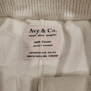 Knit leggings in off-white by Avy & Co. One size (women's L)